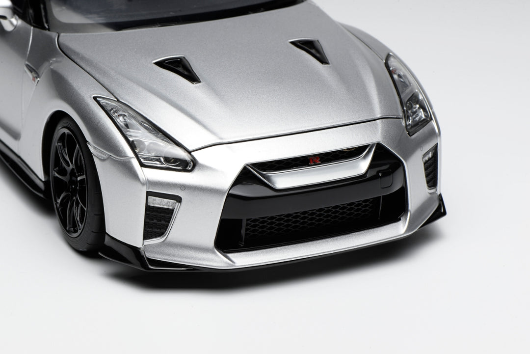 [Preorder] Motorhelix 1:18 Nissan GT-R (R35) Track Edition Engineered by NISMO T-Spec 2022 Silver M83517