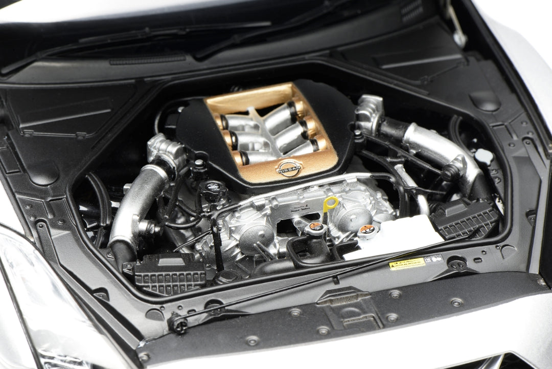 [Preorder] Motorhelix 1:18 Nissan GT-R (R35) Track Edition Engineered by NISMO T-Spec 2022 Silver M83517