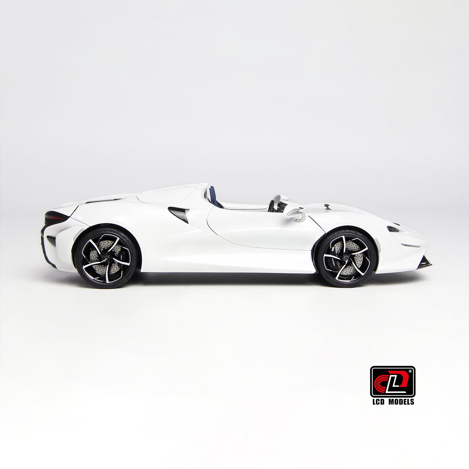 Preorder] LCD 1:18 McLaren ELVA - White LCD18015-WH – Horizon Diecast