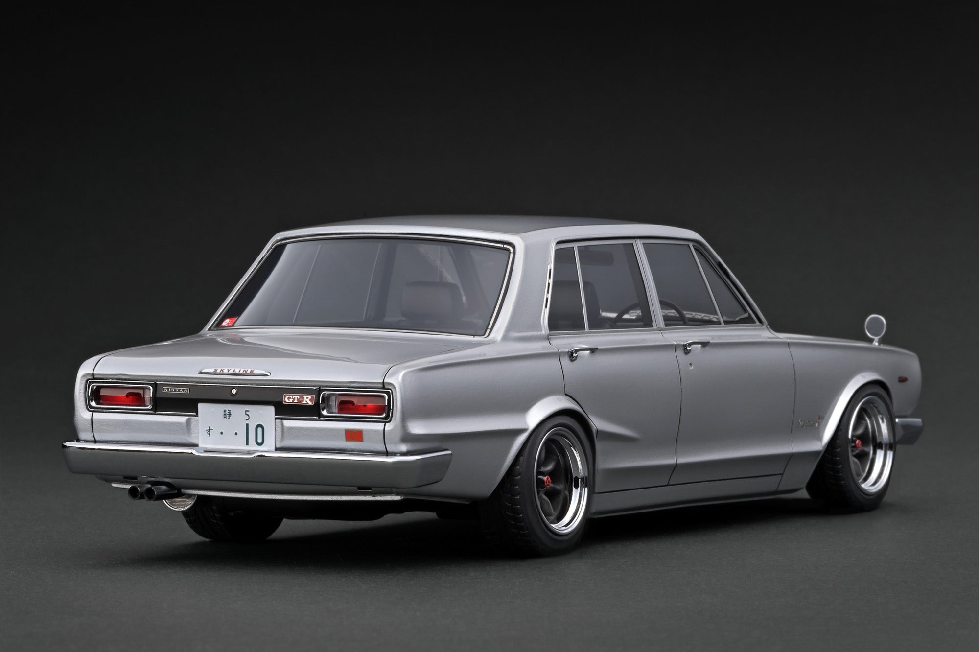 Ignition Model 1:18 Nissan Skyline 2000 GT-R (PGC10) Silver