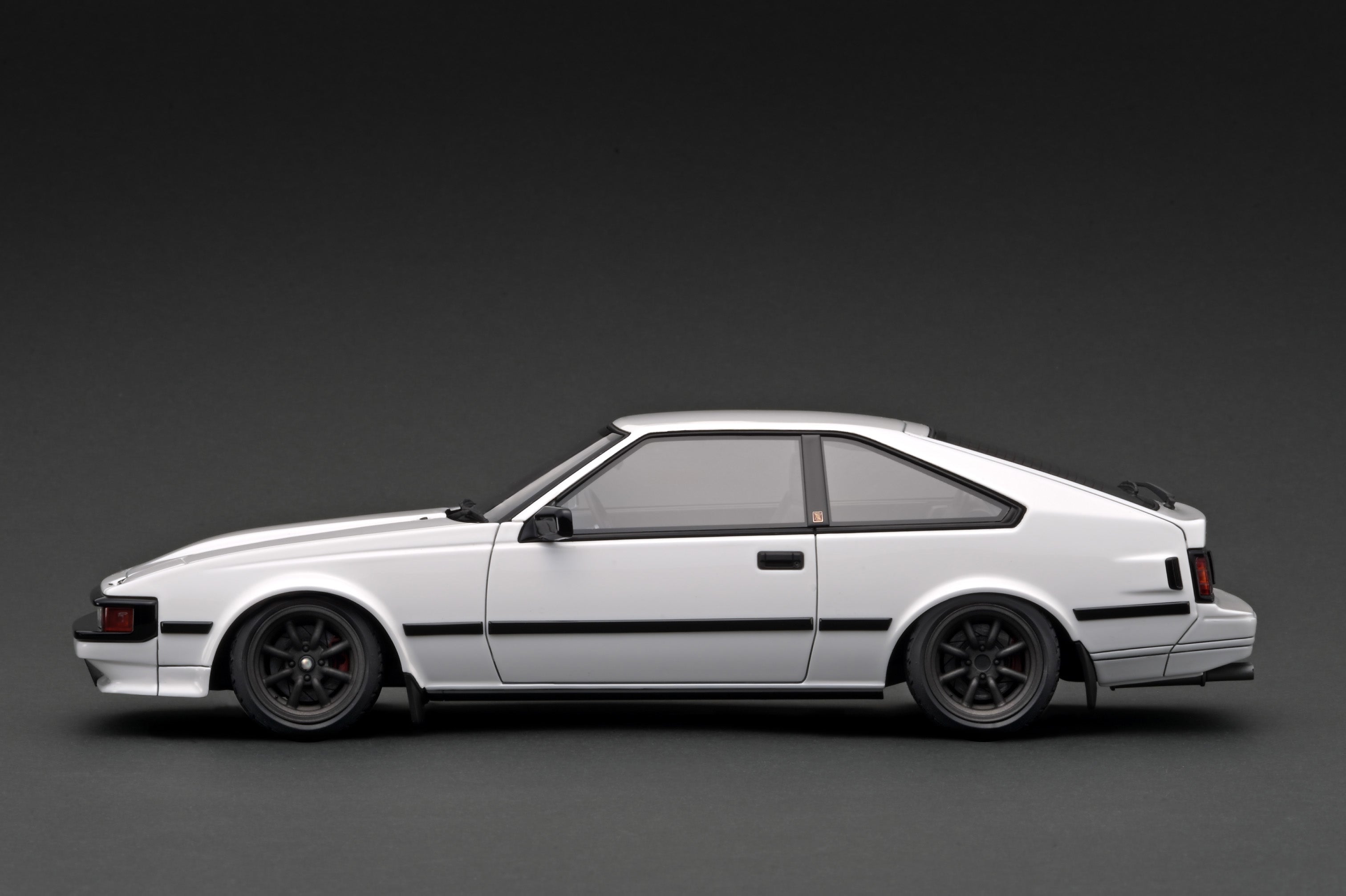 Ignition Model 1:18 Toyota Celica XX 2800GT (A60) White IG3533