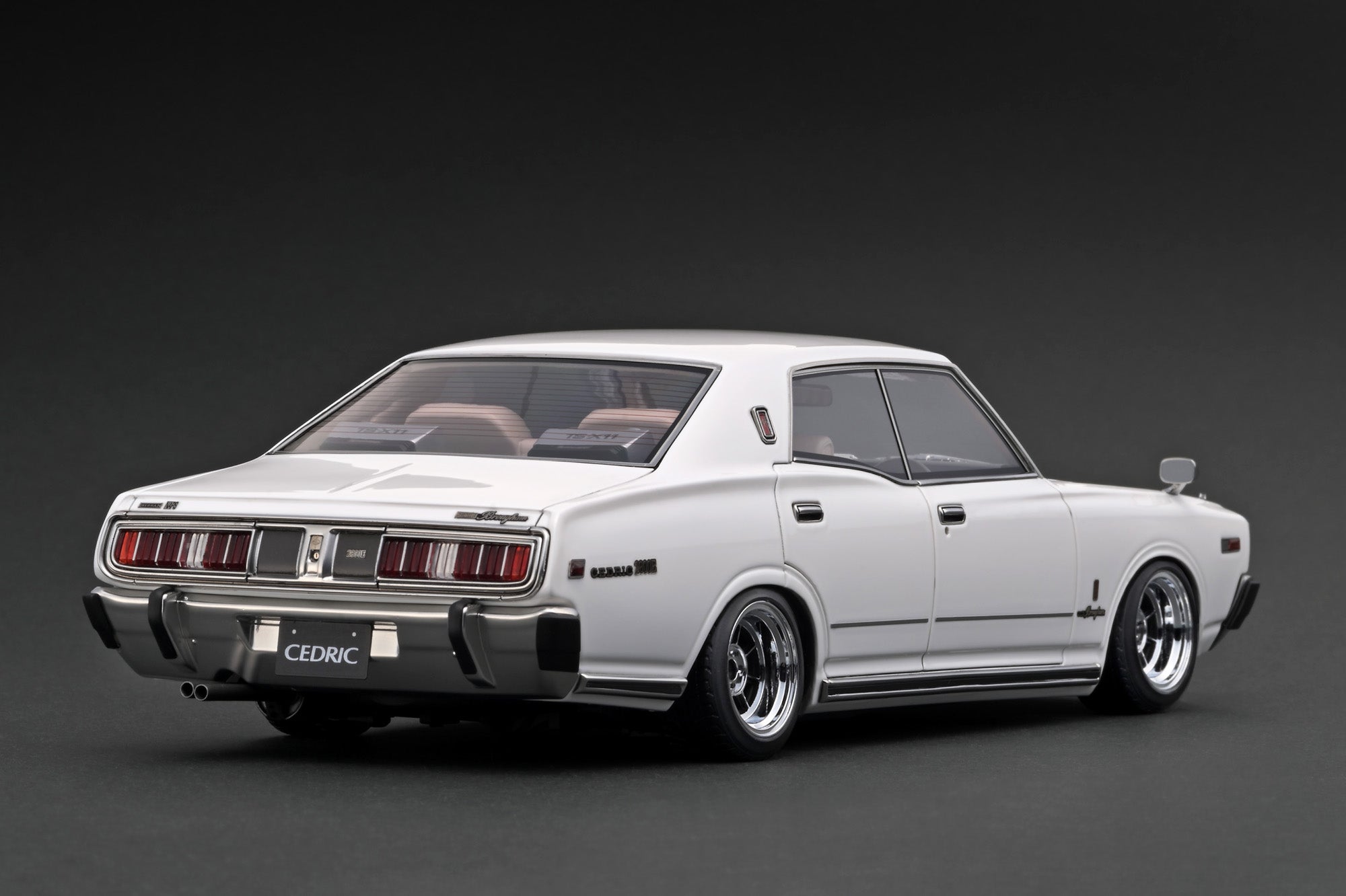 Preorder] Ignition Model 1:18 Nissan Cedric Brougham (330) White