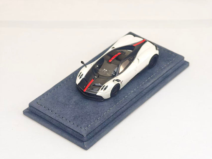 [Preorder] GRADE PRO 1:64 Pagani Huayra (6 Colours)
