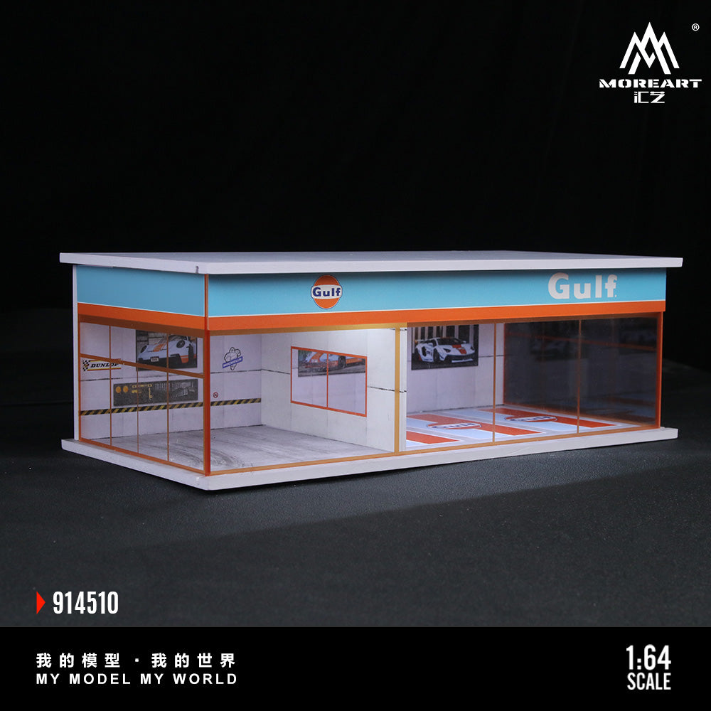 [Preorder] MoreArt 1:64 GULF AND HKS PARKING EXHIBITION HALL (2 Versions) MO914510/MO914511