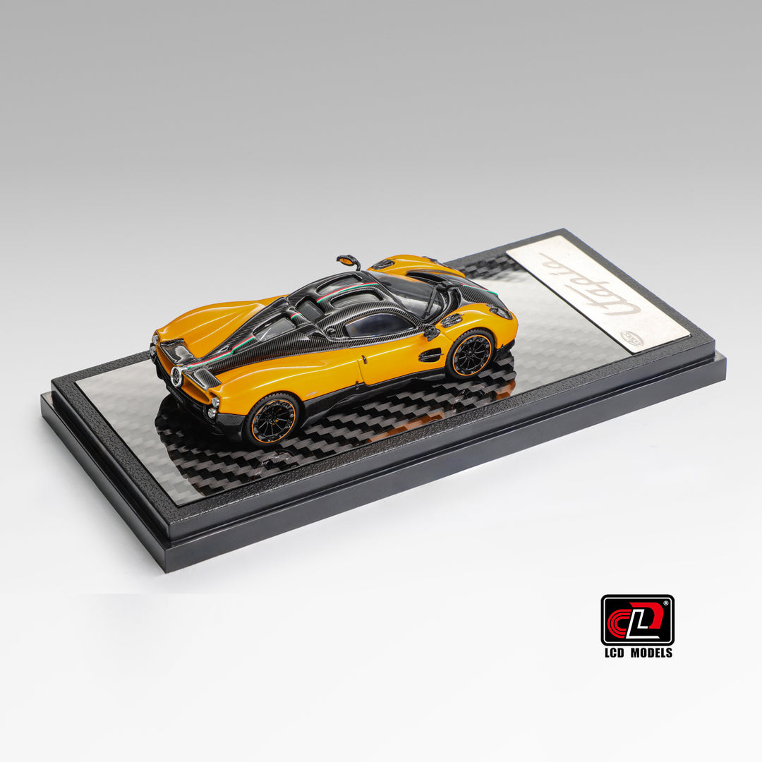 [Preorder] LCD 1:64 Pagani Utopia Yellow and Black Carbon LCD64039-CY