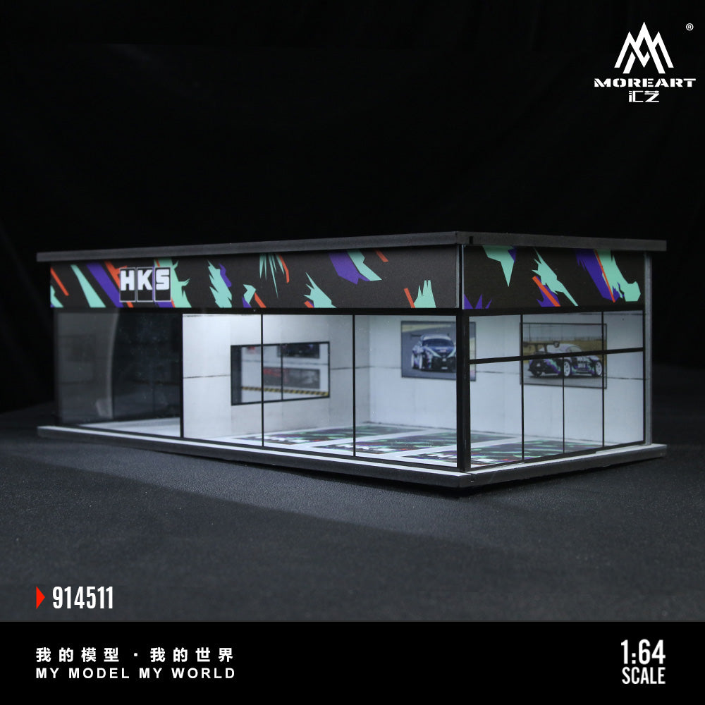 [Preorder] MoreArt 1:64 GULF AND HKS PARKING EXHIBITION HALL (2 Versions) MO914510/MO914511