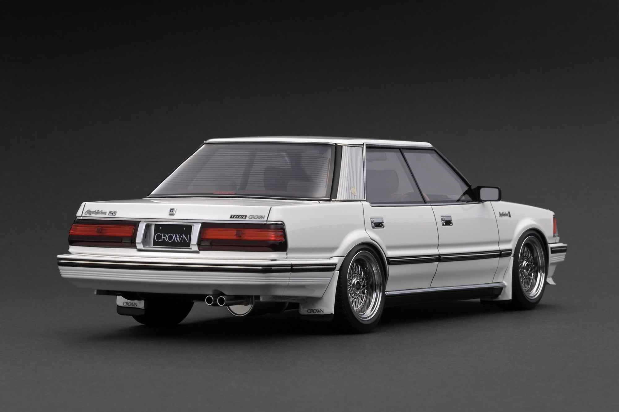 Ignition Model 1:18 Toyota Crown 2.8 Royal Saloon G (120) (3