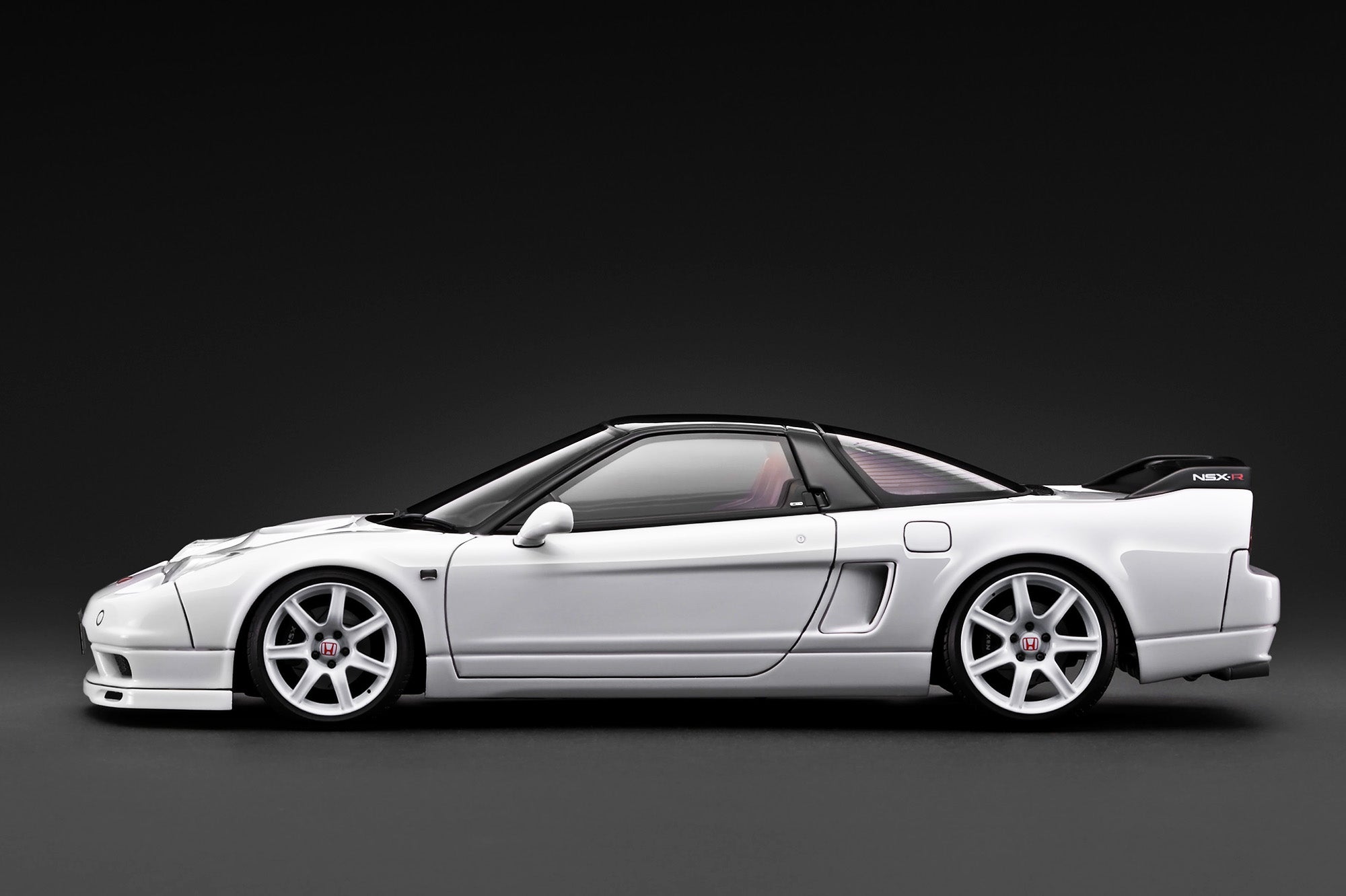 Preorder] Ignition Model 1:18 Honda NSX-R (NA2) White IG3911