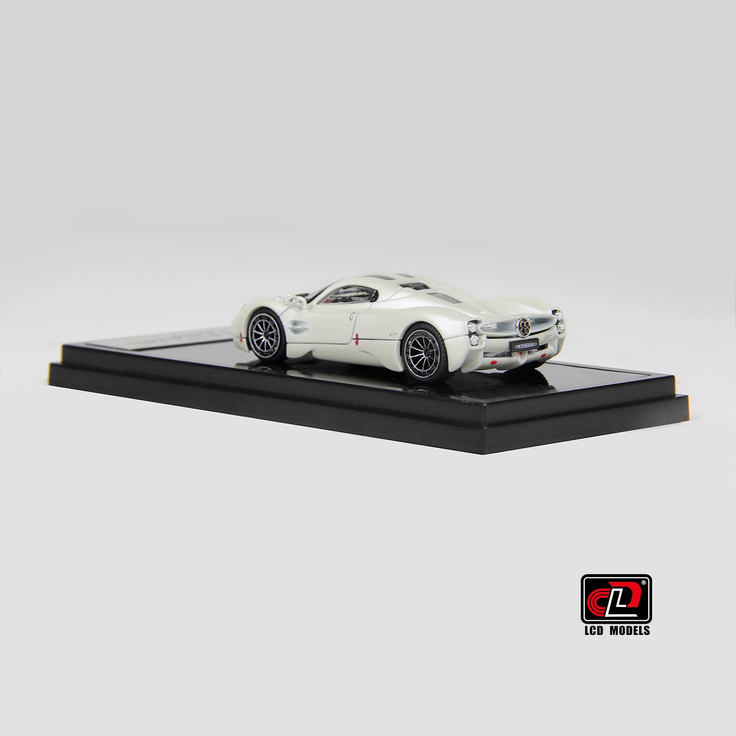 LCD 1:64 Pagani Utopia White – Horizon Diecast