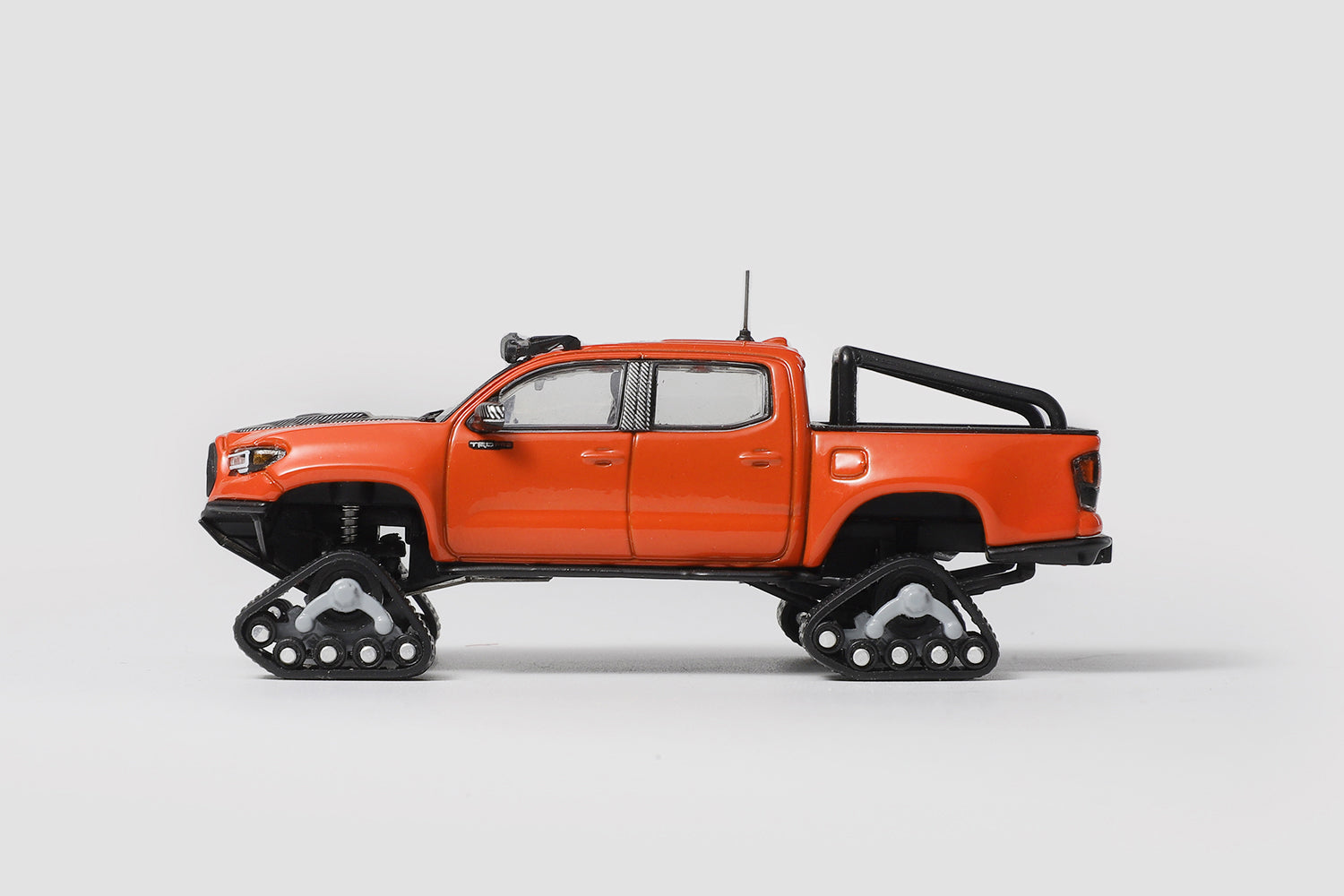 Preorder] GCD 1:64 Toyota Tacoma Snow Version (4 Versions