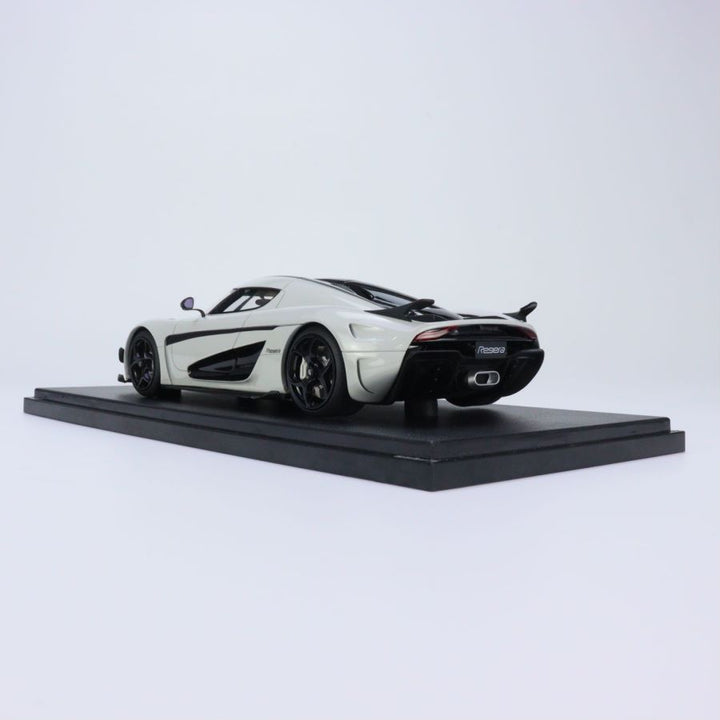 GT Spirit 1:18 Koenigsegg REGERA Black Line (Grey)