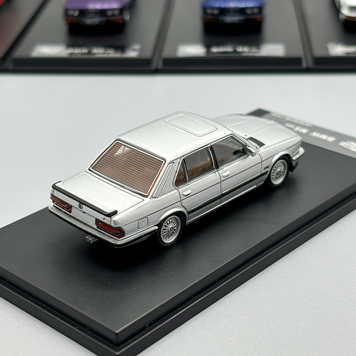 [Preorder] King Model 1:64 BMW M5 E28 (3 Colours)