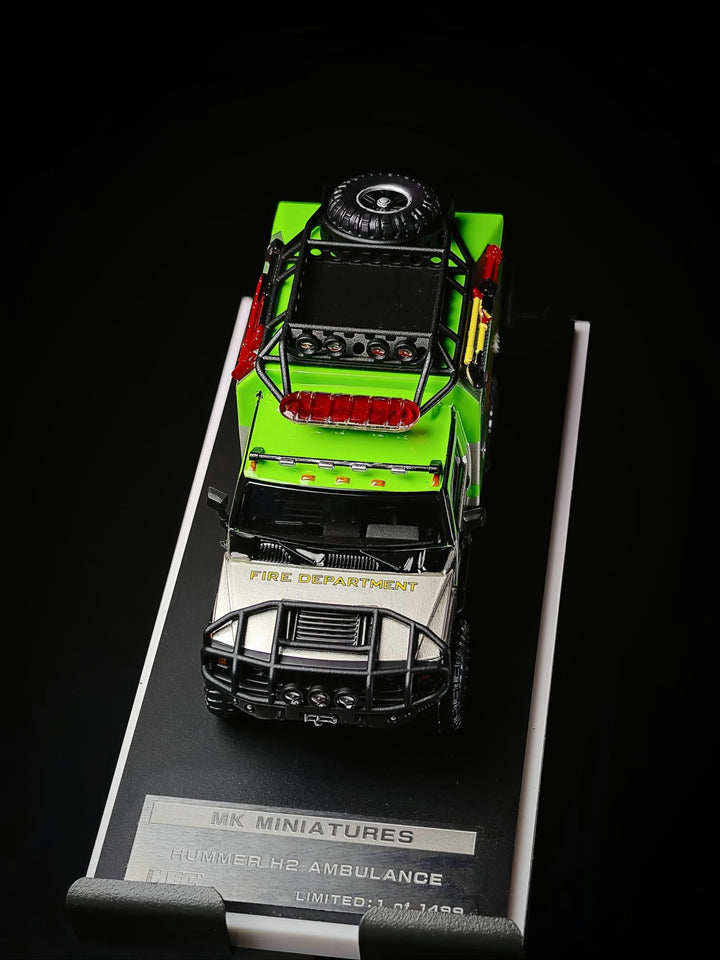 [Preorder] MK Miniatures 1:64 Hummer H2 Ambulance Silver with green Livery