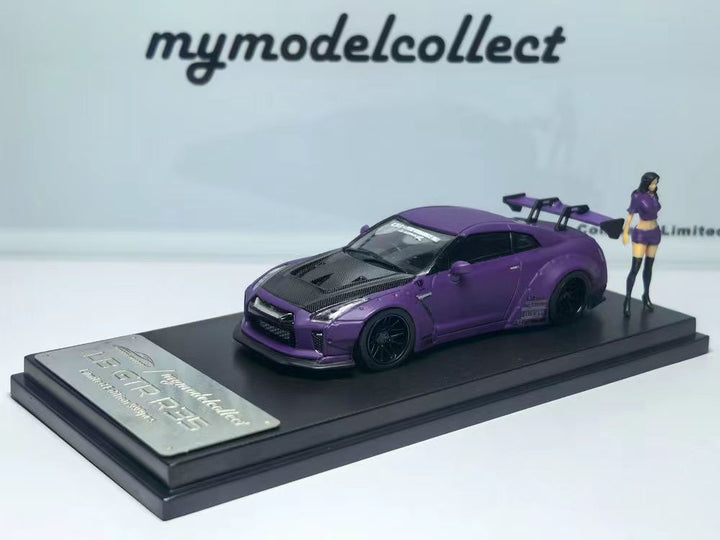 [Preorder] Model Collect 1:64 Nissan LB GTRR35 1.5V Matte Purple/Carbon Cover + Free Doll MC640004J