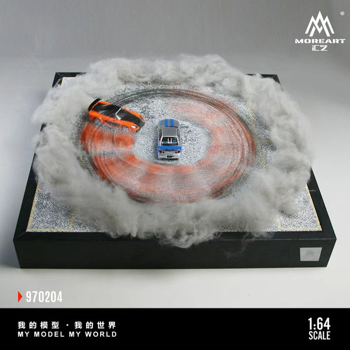 [Preorder] MoreArt 1:64 CAR DRIFT TURNTABLE SCENE O1 VERSION MO970204