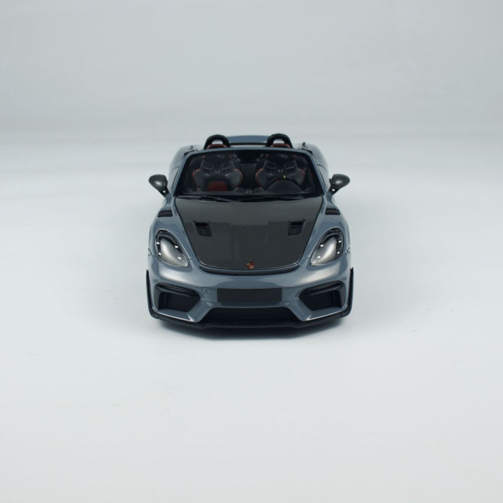 Minichamps 1:18 Caymen 718 Spyder RS Weissach Package 110063130/ 110063131