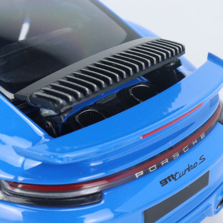 MINICHAMPS 1:18 Porsche 911 992 Turbo S (911 Turbo Sport) 113069172