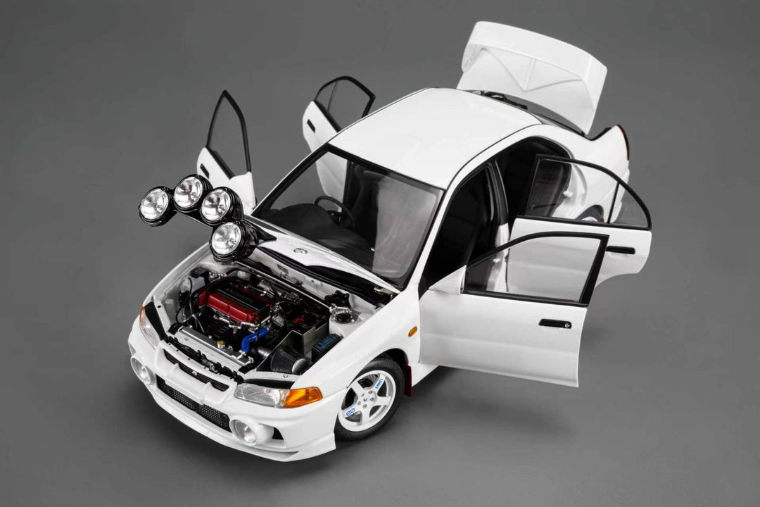 [Preorder] MOTORHELIX 1:18 Mitsubishi Lancer Evolution VI GSR Bonnet Rally Lamp Pod M84010
