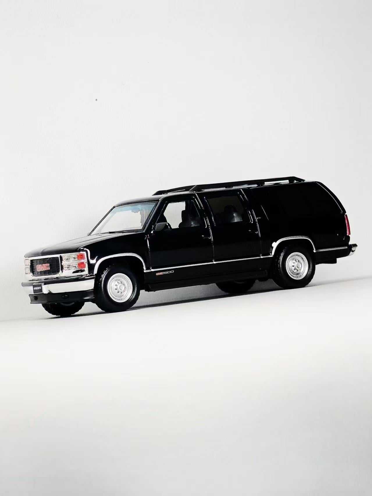 Preorder] BLISS 1:64 Chevrolet Suburban Pearl Black – Horizon Diecast