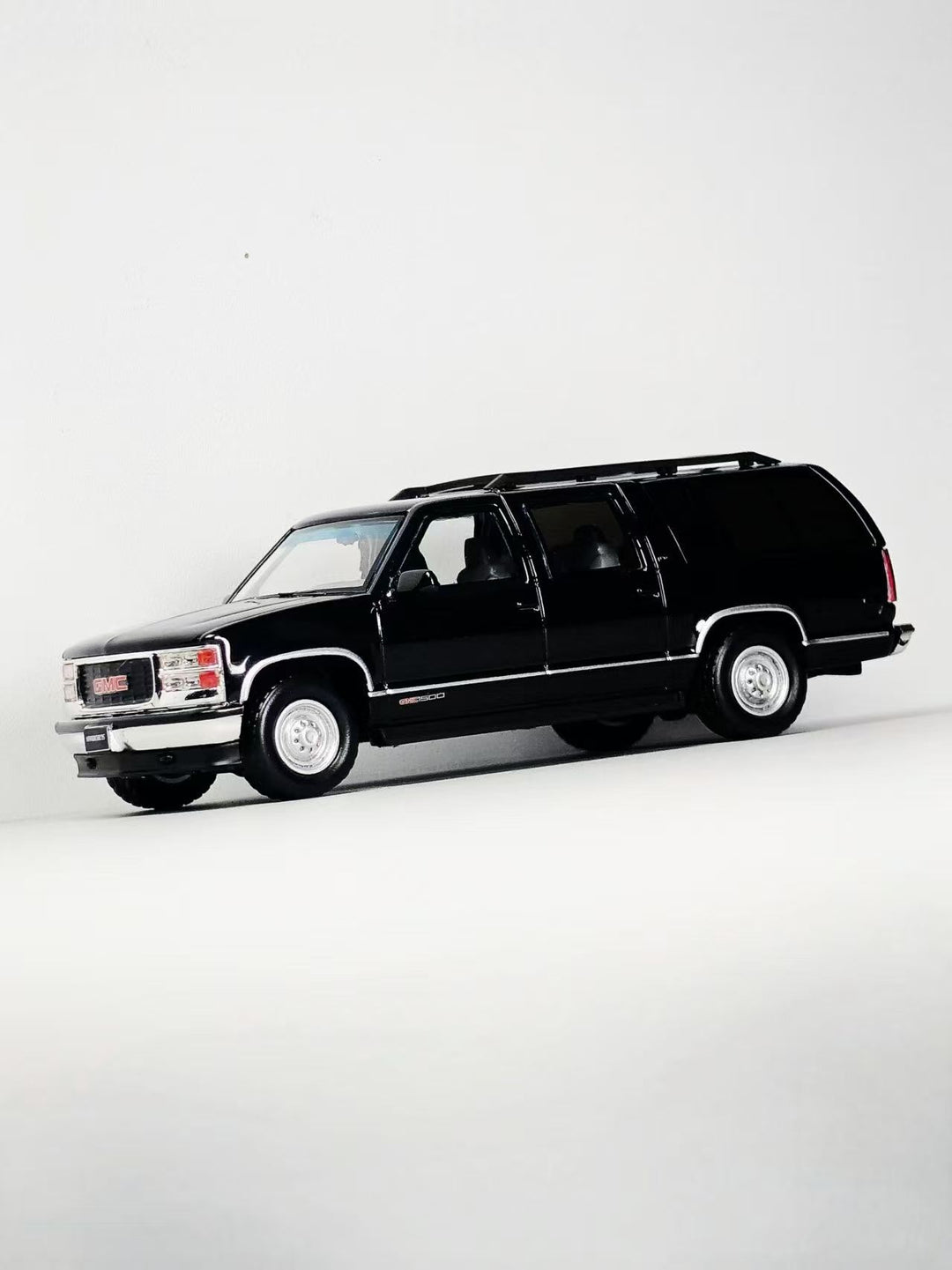 [Preorder] BLISS 1:64 Chevrolet Suburban Pearl Black