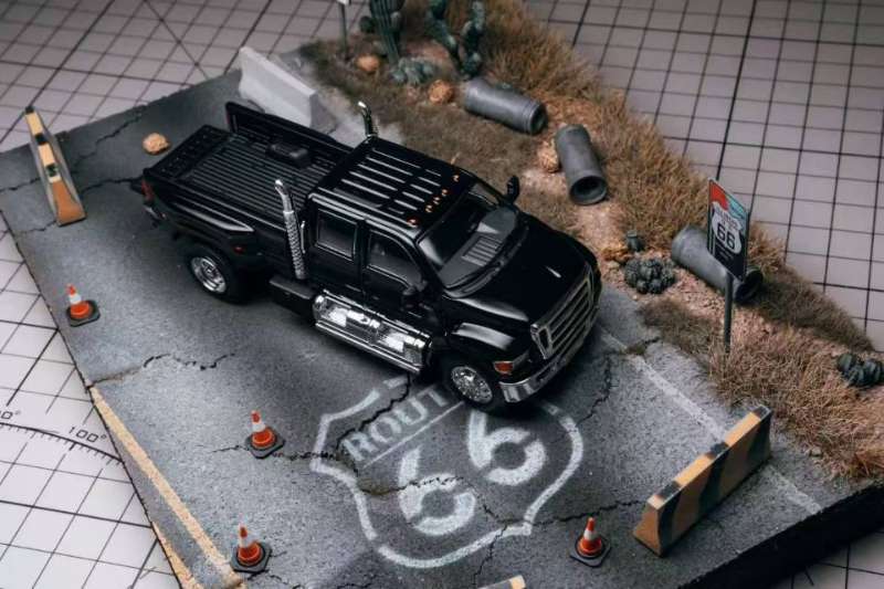 [Preorder] MK Miniatures 1:64 Ford F650 Super Duty HEC Agate Black