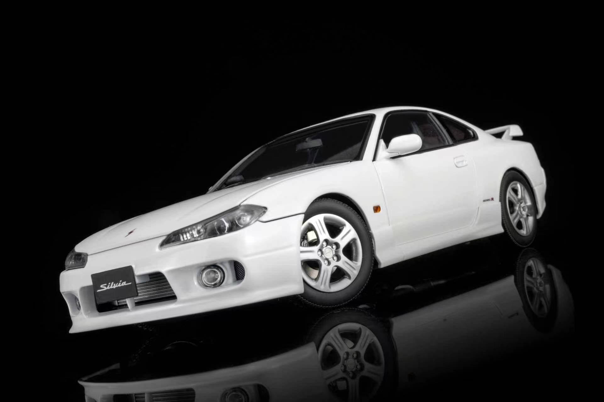 Preorder] MOTORHELIX 1:18 Nissan Silvia S15 Spec-R Aero 1999 (3