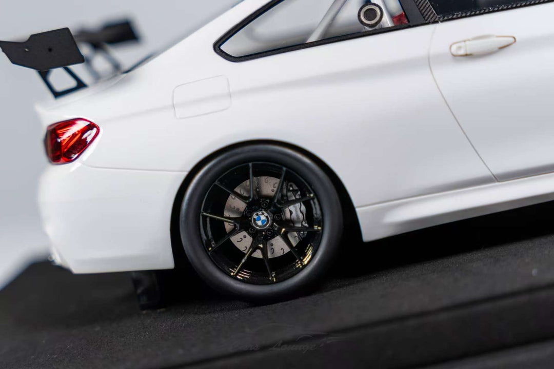 [Preorder] Car's Lounge 1:18 BMW M4 GT4 EVO (2 Versions)