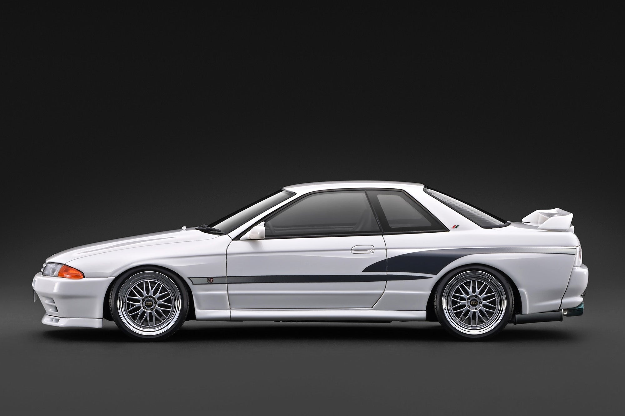 Preorder] Ignition Model 1:18 Nissan Skyline BNR32 S&S Limited
