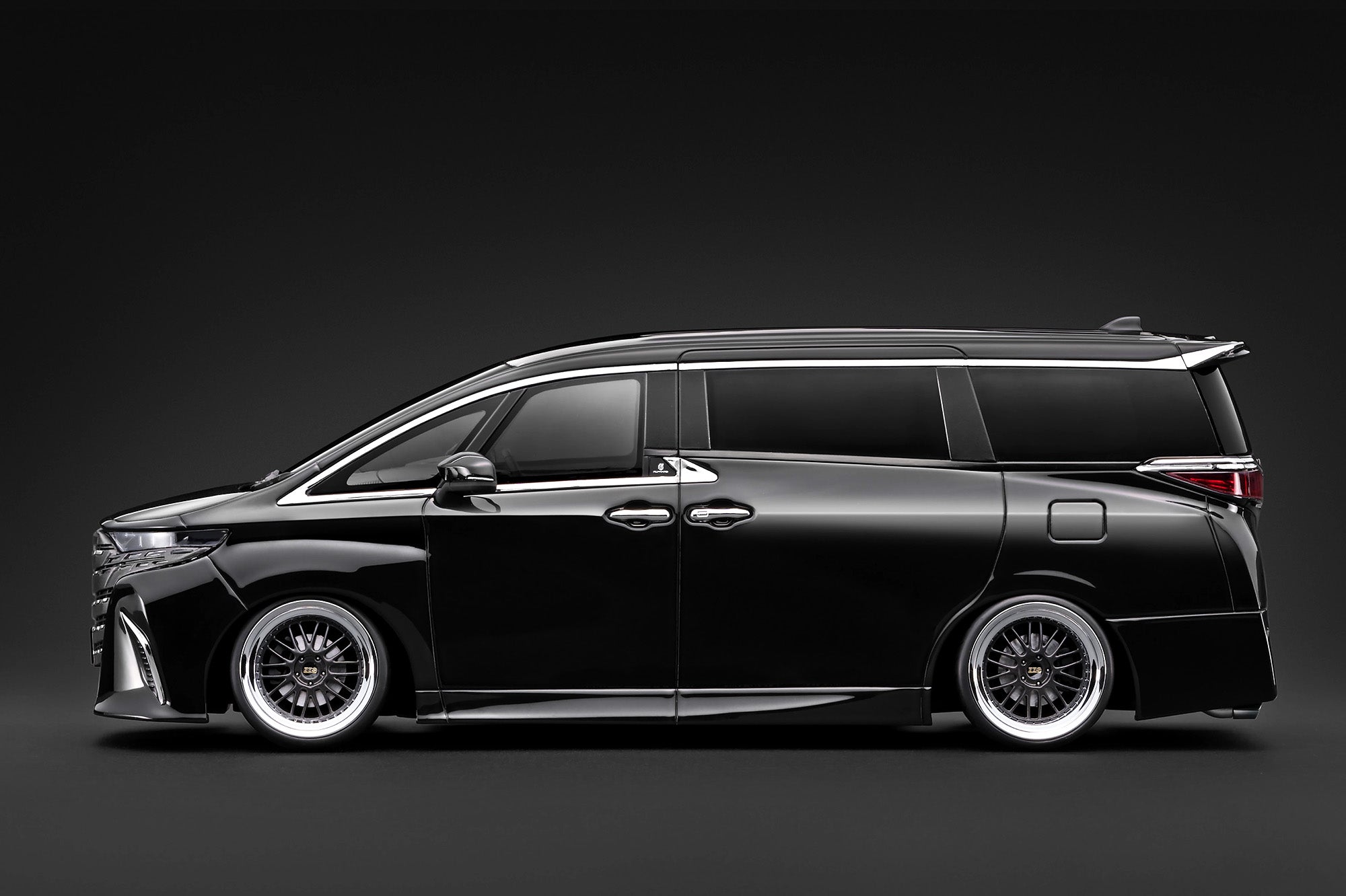 Preorder] Ignition Model 1:18 Toyota ALPHARD Z (H40W) Black IG4082