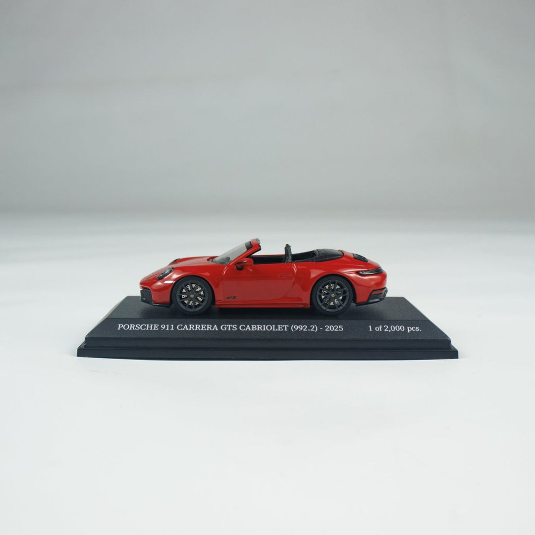 Minichamps 1:64 PORSCHE 911 (992.2) CARRERA GTS CABRIOLET RED CLDC 643064133