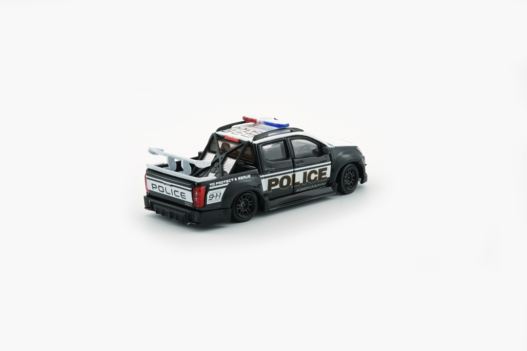 [Preorder] BMC 1:64 Isuzu D-Max 2018 - Low Rider Fake POLICE -LHD 64B0508
