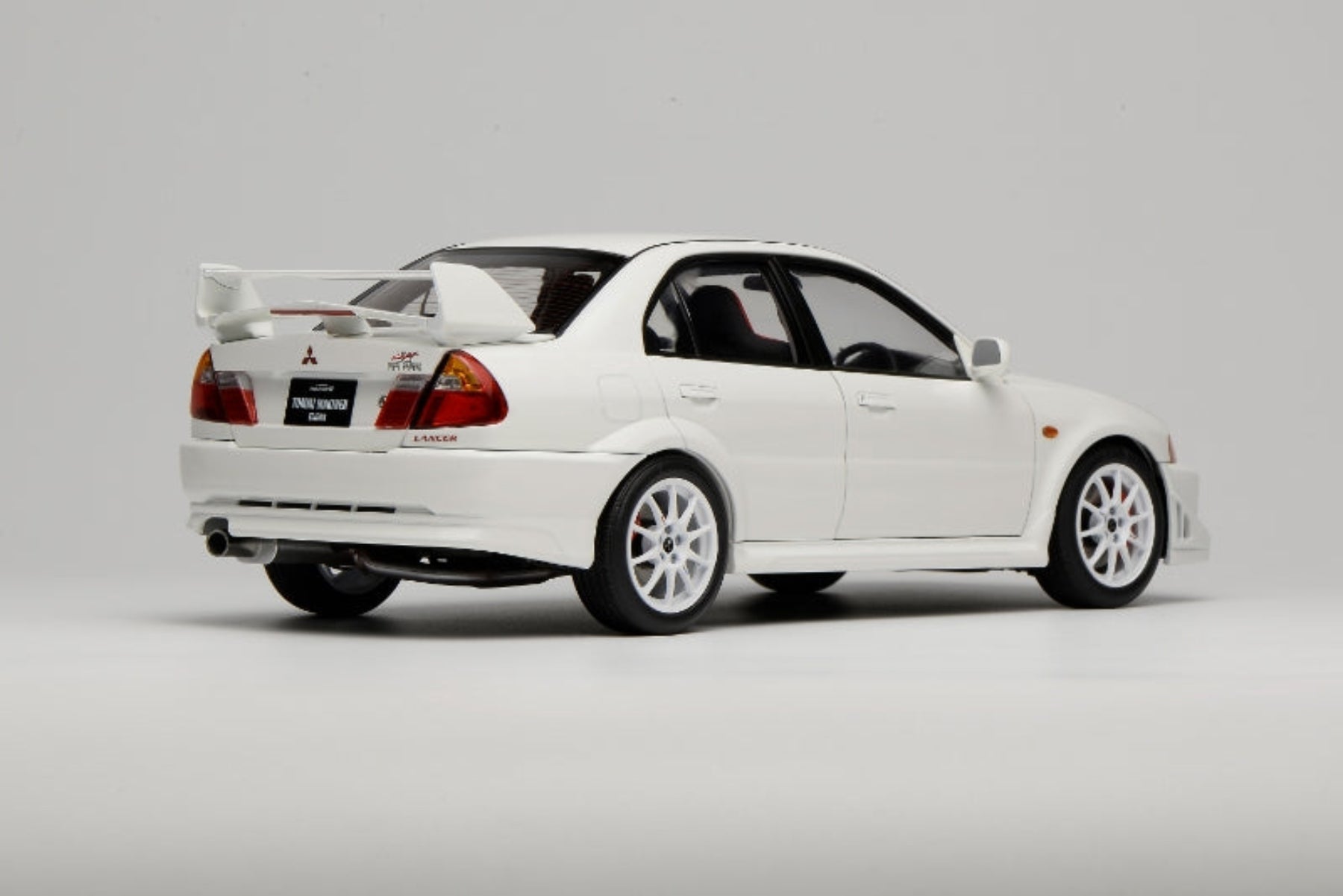 MOTORHELIX 1:18 Mitsubishi Lancer Evolution VI (6.5) (2 Colours