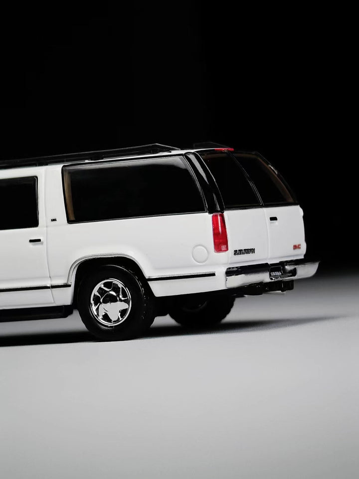 [Preorder] BLISS 1:64 Chevrolet Suburban Ivory White
