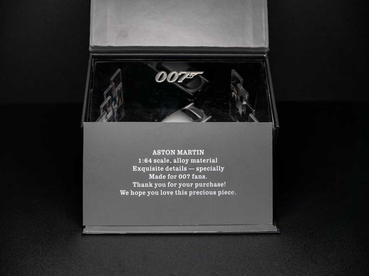 [Preorder] 007 1:64 Aston Martin DB5 With scene poster and gift box (10 Versions)