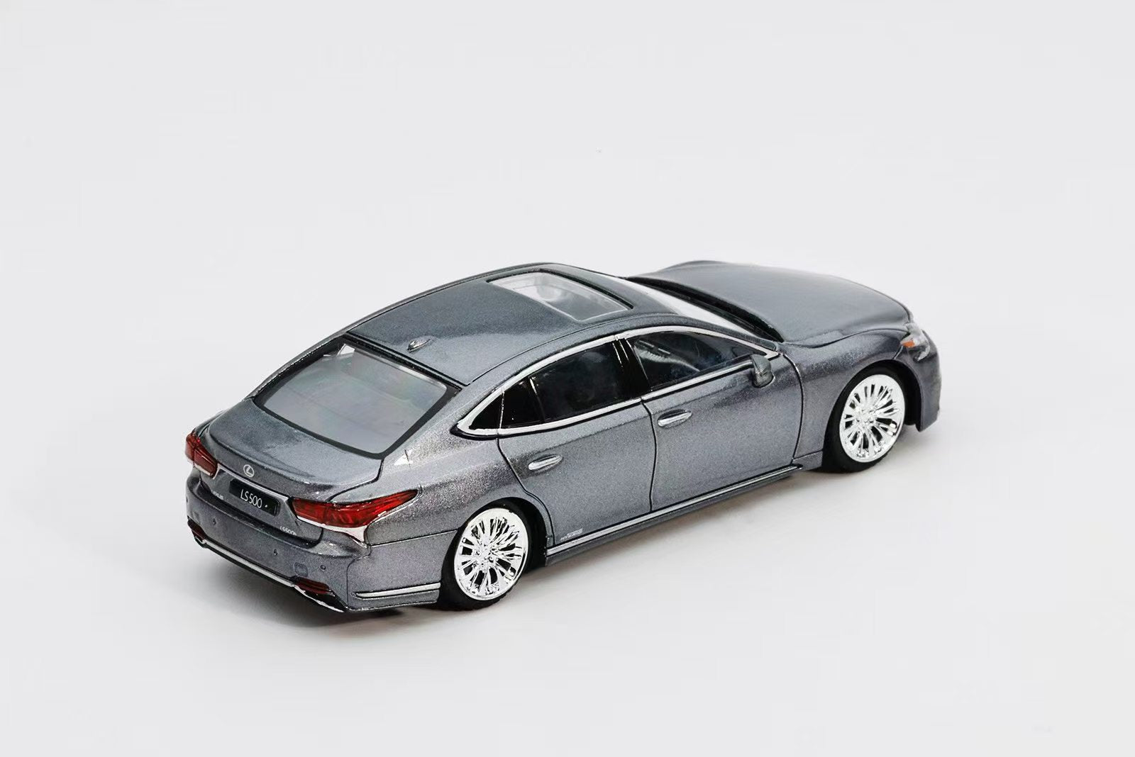 GCD x ENCHERY 1:64 Lexus LS500h LHD (2 Colours) GE-004-17/GE-004