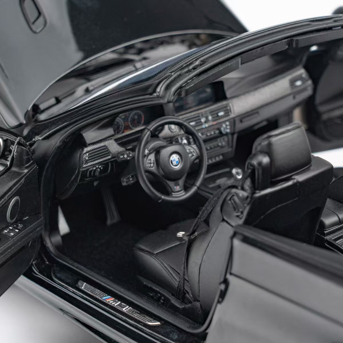 Preorder] Kyosho 1:18 BMW M3 CONVERTIBLE(E93M) BLACK 08738BK