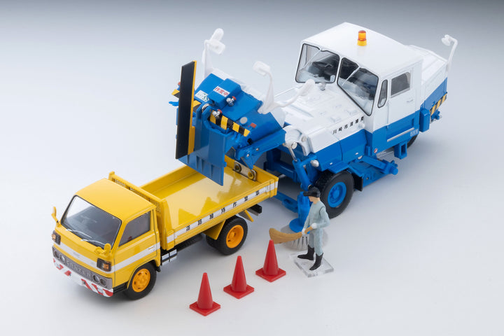 [Preorder] TLVN Tomica Limited Vintage Neo 1:64 Tokyu SW2Z2 Street Sweeper (Kawasaki City) LV-N370b
