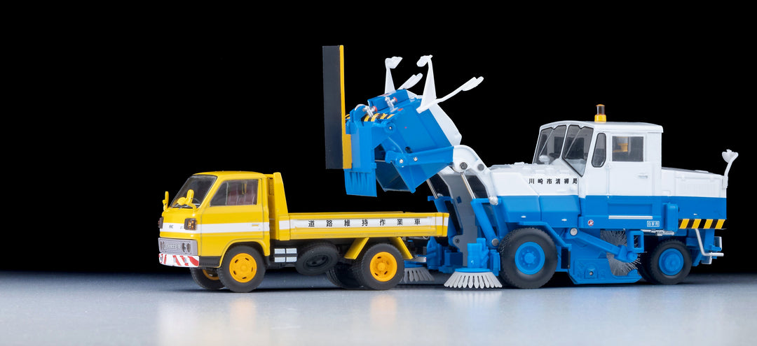 [Preorder] TLVN Tomica Limited Vintage Neo 1:64 Tokyu SW2Z2 Street Sweeper (Kawasaki City) LV-N370b