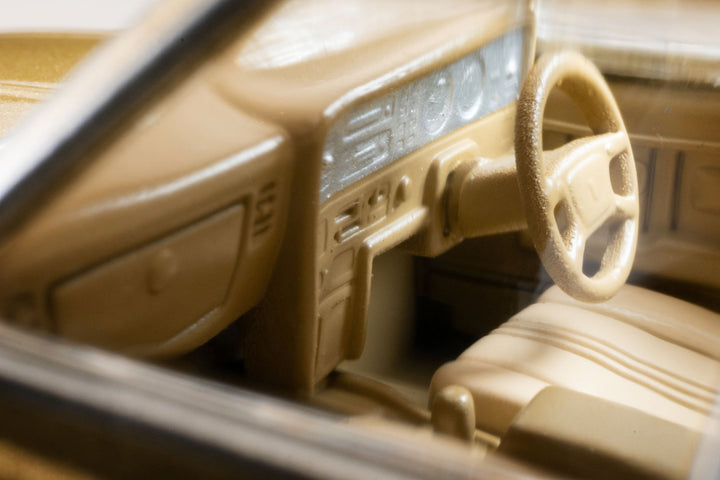 [Preorder] TLVN Tomica Limited Vintage Neo 1:64 1978 Toyota Crown 4-Door Hardtop (Gold) LV-N83d