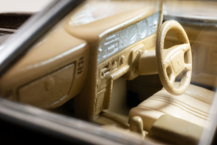 [Preorder] TLVN Tomica Limited Vintage Neo 1:64 1978 Toyota Crown 4-Door Hardtop (Brown) LV-N83c