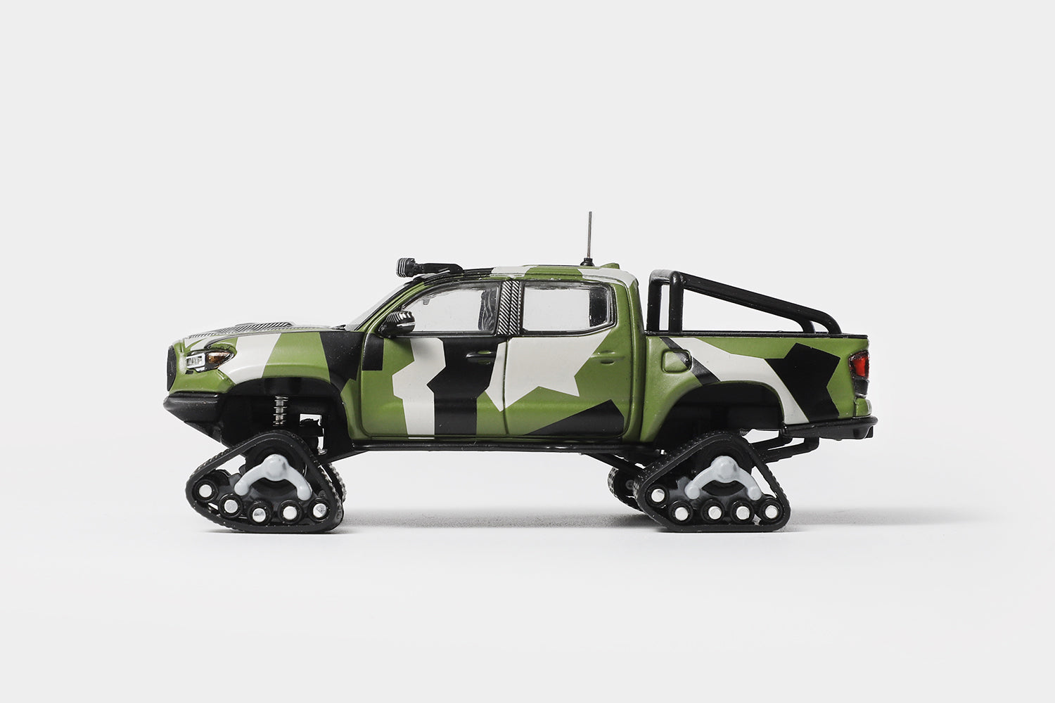 Preorder] GCD 1:64 Toyota Tacoma Snow Version (4 Versions