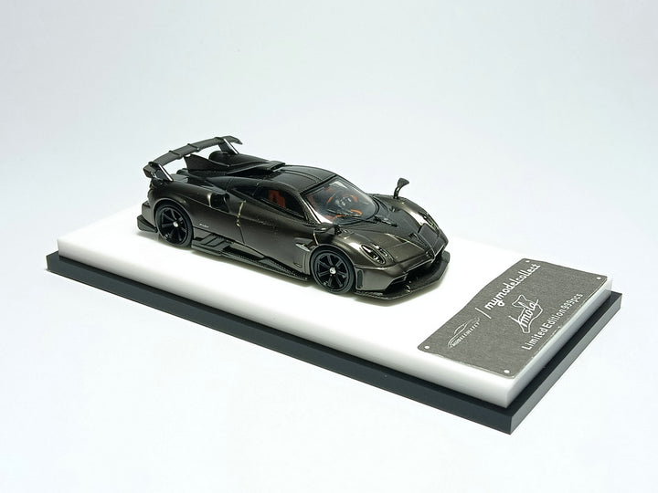 [Preorder] Model Collect 1:64 Pagani Huayra Imola Pearl Grey/Carbon roof