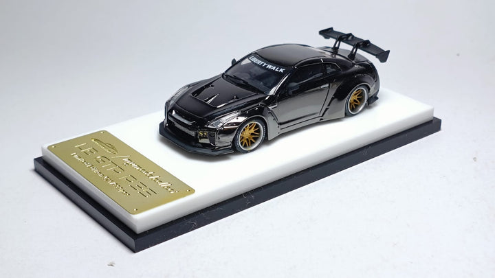 Model Collect 1:64 GTR 1.5 Version Wide-Body (2 Colours)