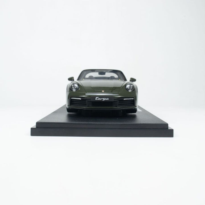 GT Spirit 1:18 PORSCHE 911 (992) TARGA 4S 2020 PTS BLACK OLIVE GREEN