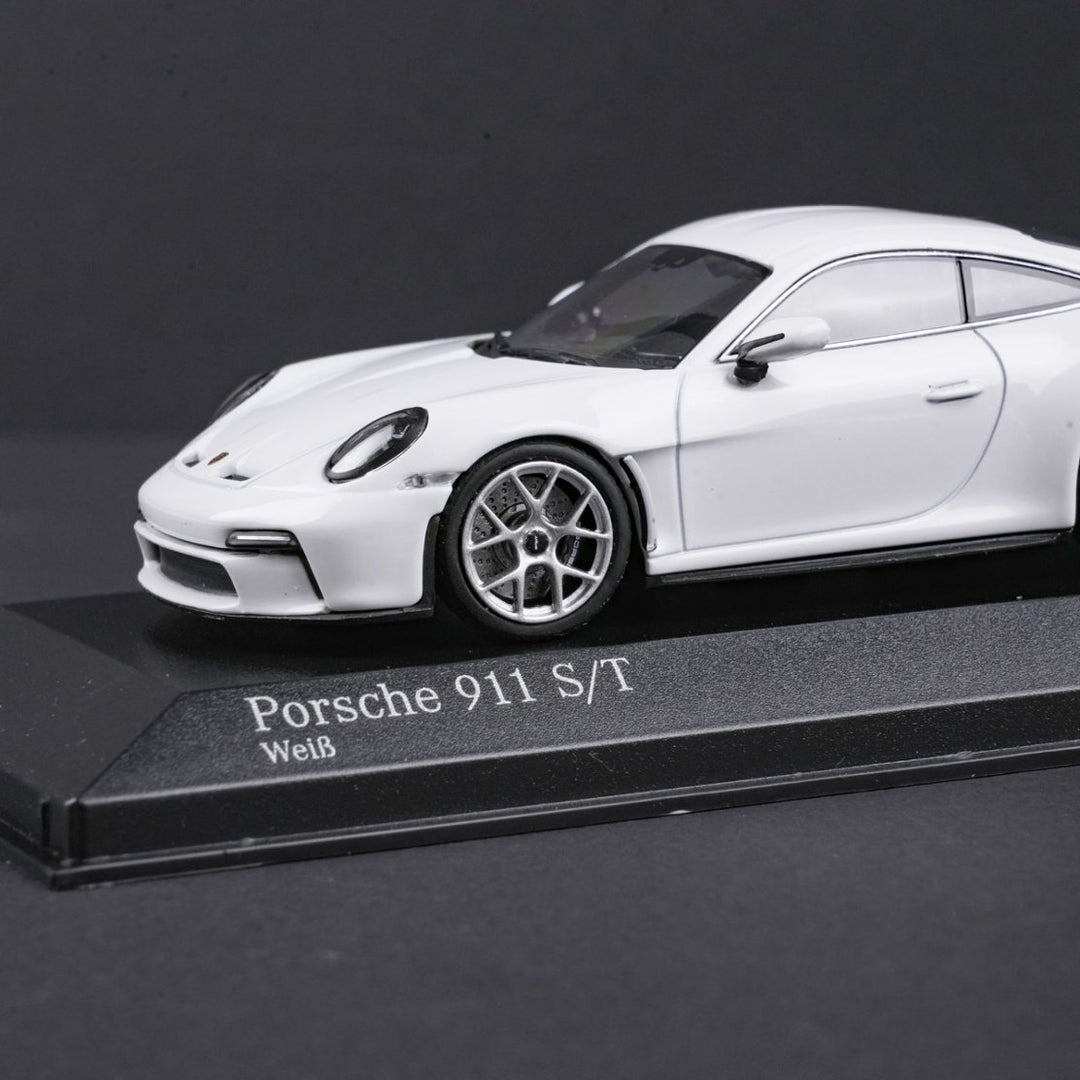 MINICHAMPS 1:43 PORSCHE 911(992) S/T -2023-WHITE 410063020