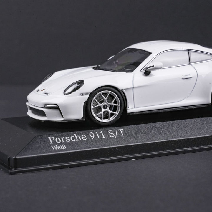 MINICHAMPS 1:43 PORSCHE 911(992) S/T -2023-WHITE 410063020