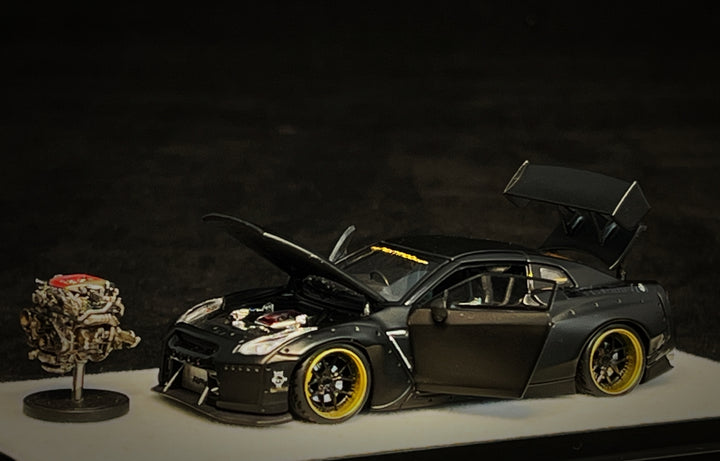[Preorder] PGM 1:64 Nissan GT-R (R35) - Rocket Bunny Matte Black (2 Versions)