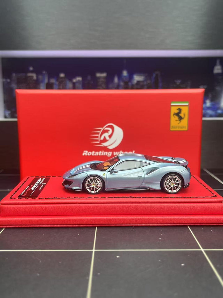 [Preorder] Rotating Wheel 1:64 Ferrari 488 Pista - Ice Blue Strips