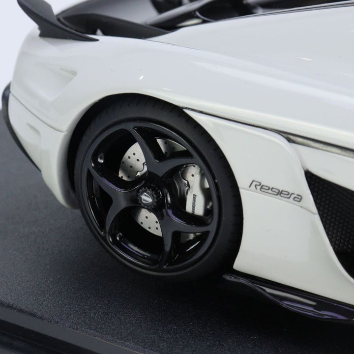 GT Spirit 1:18 Koenigsegg REGERA Black Line (Grey)