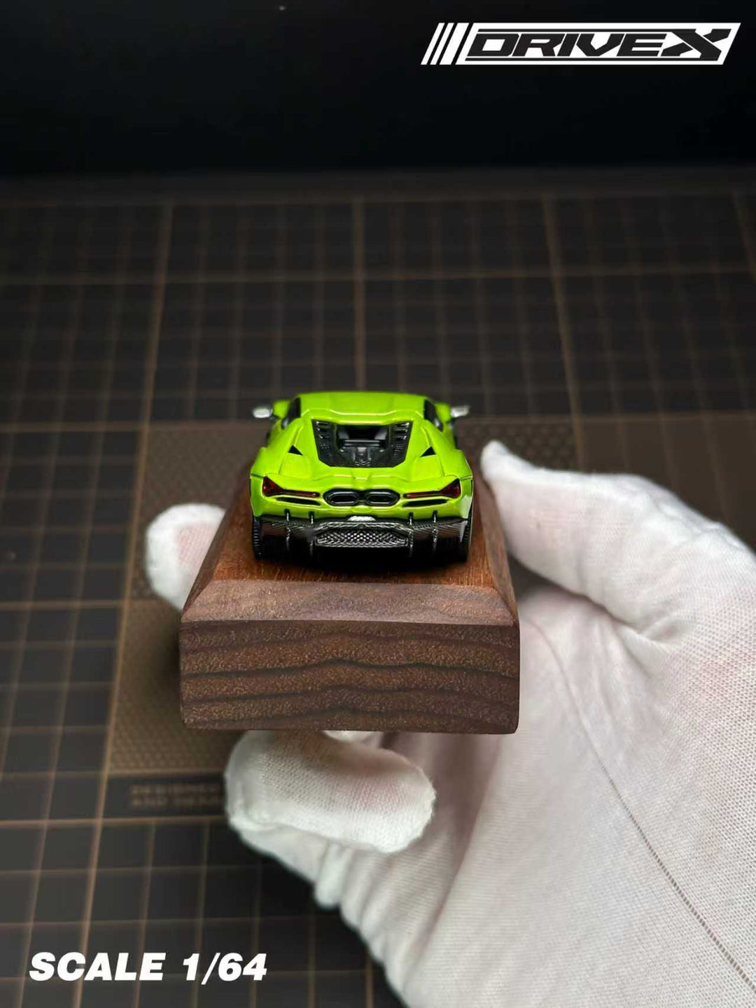 [Preorder] Drive X 1:64 Lamborghini Revuelto Hanging Card Board (7 Colours)